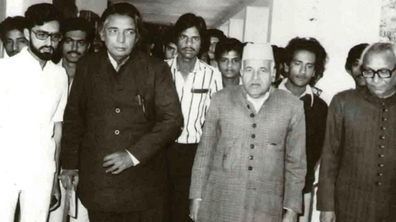 Birthday Special Mohammad Zahur Khayyam: Know some special things about him