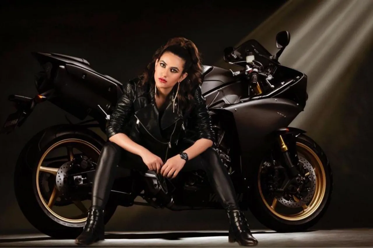 Ek Ladki fame actress Ruchi Gujjar robbed our hearts in black outfit Black is not a color
