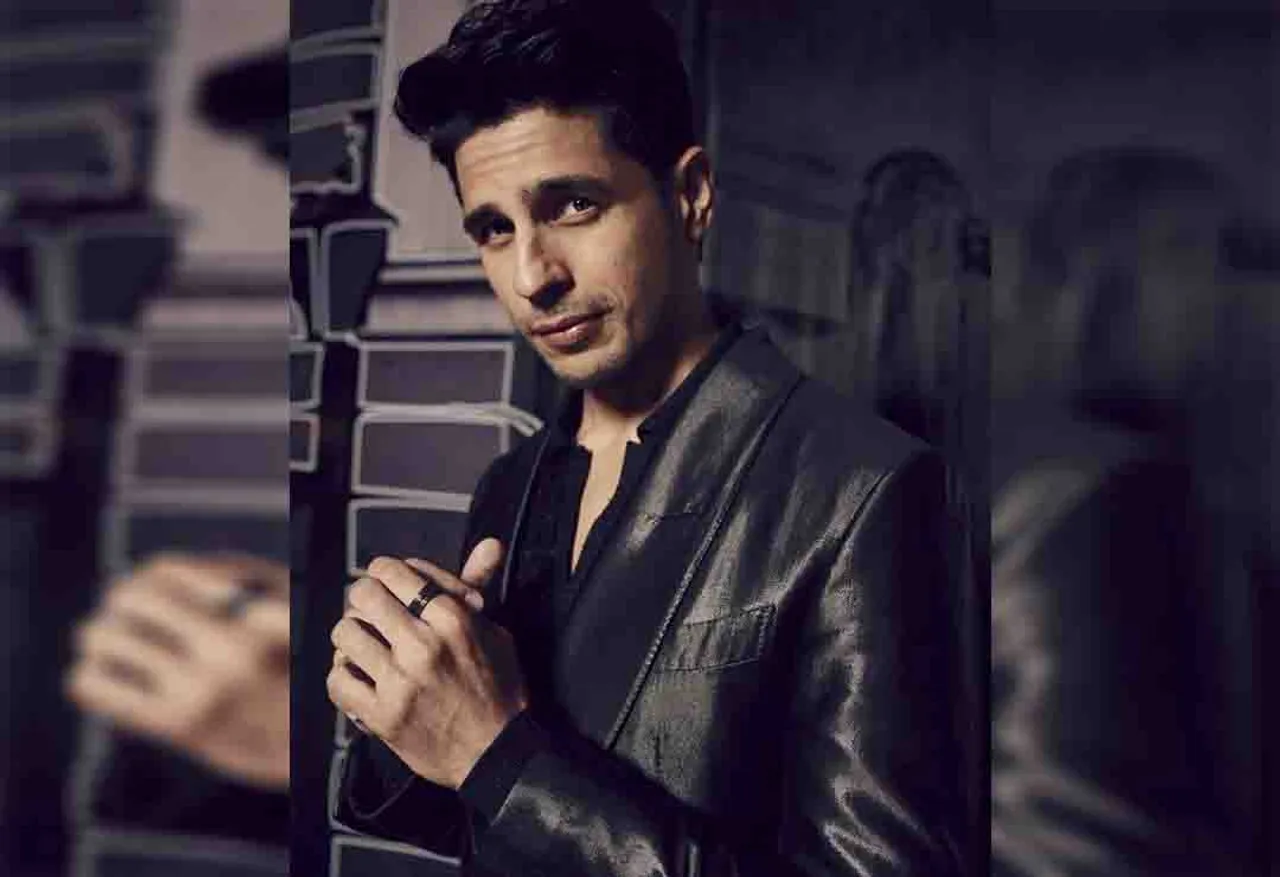 <strong>From a  playing a chocolate boy  to National hero Sidharth Malhotra fits all roles</strong>