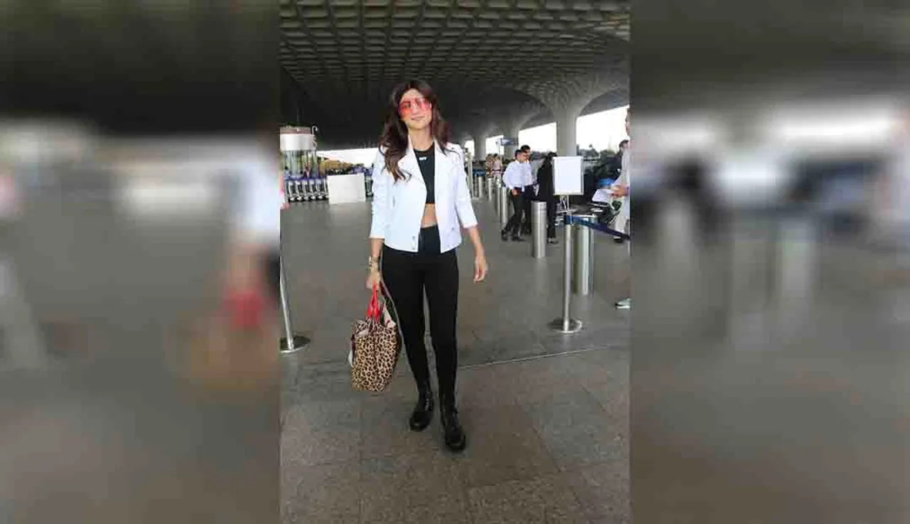Shilpa Shetty Jets to Hyderabad For The Next Schedule Of 'Indian Police Force'