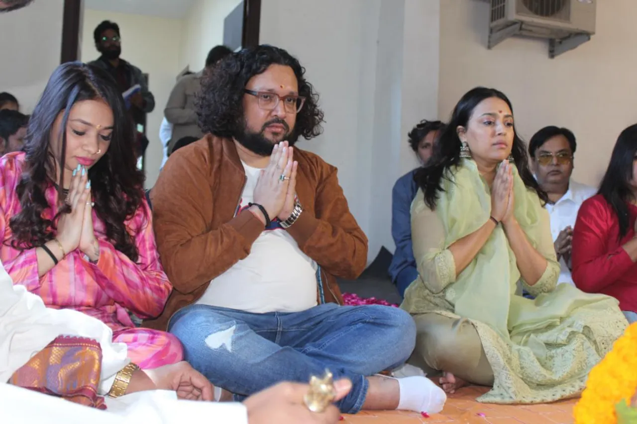 The film contains 9 different stories and Swara Bhaskar will be seen playing 9 different characters in the film