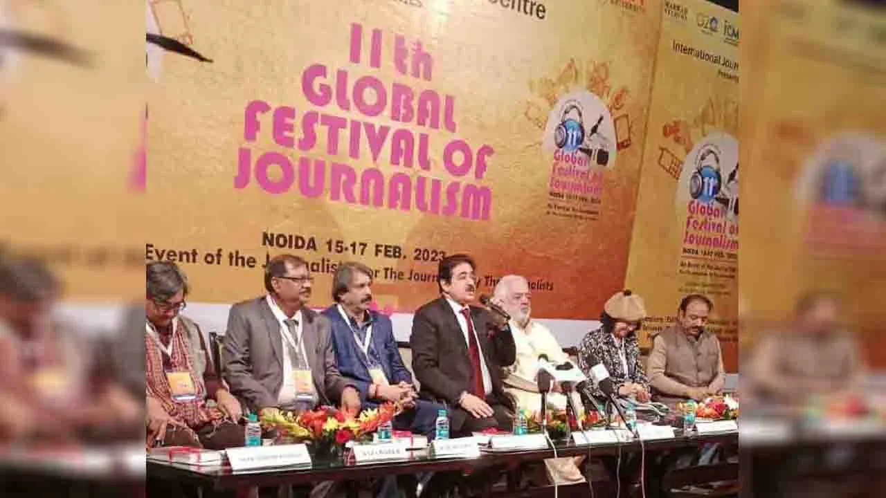 AAFT-- Chancellor Sandeep Marwah speaks in presence of Dir Rahul Rawail. and VIP Guests jpg