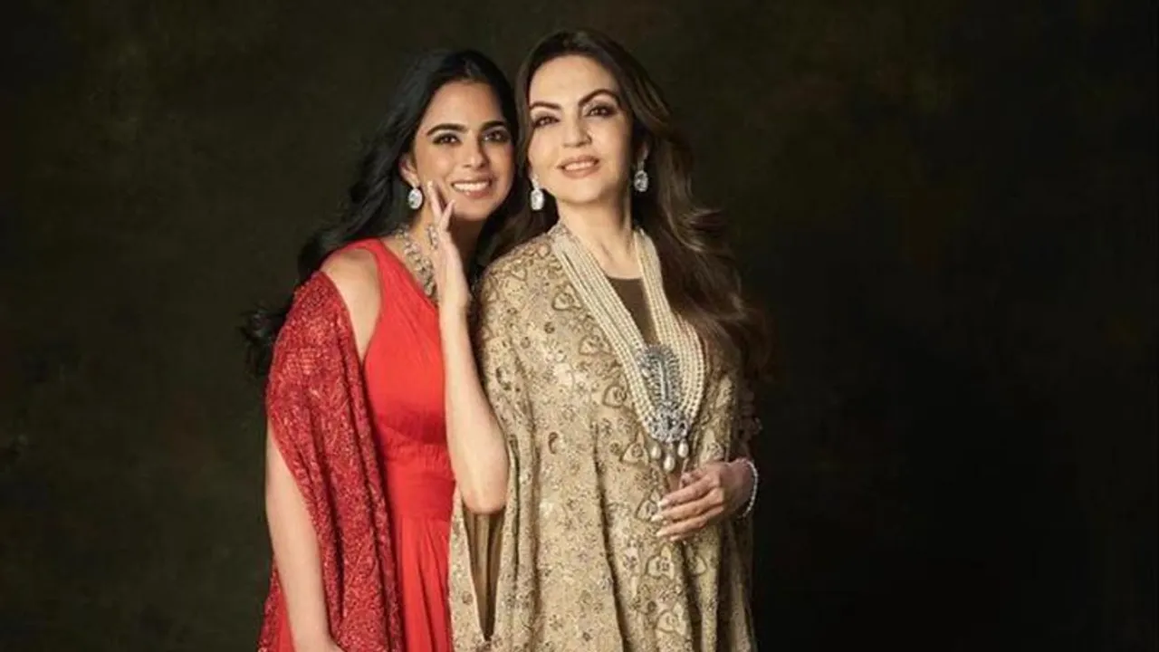 Isha & Nita Ambani (1)