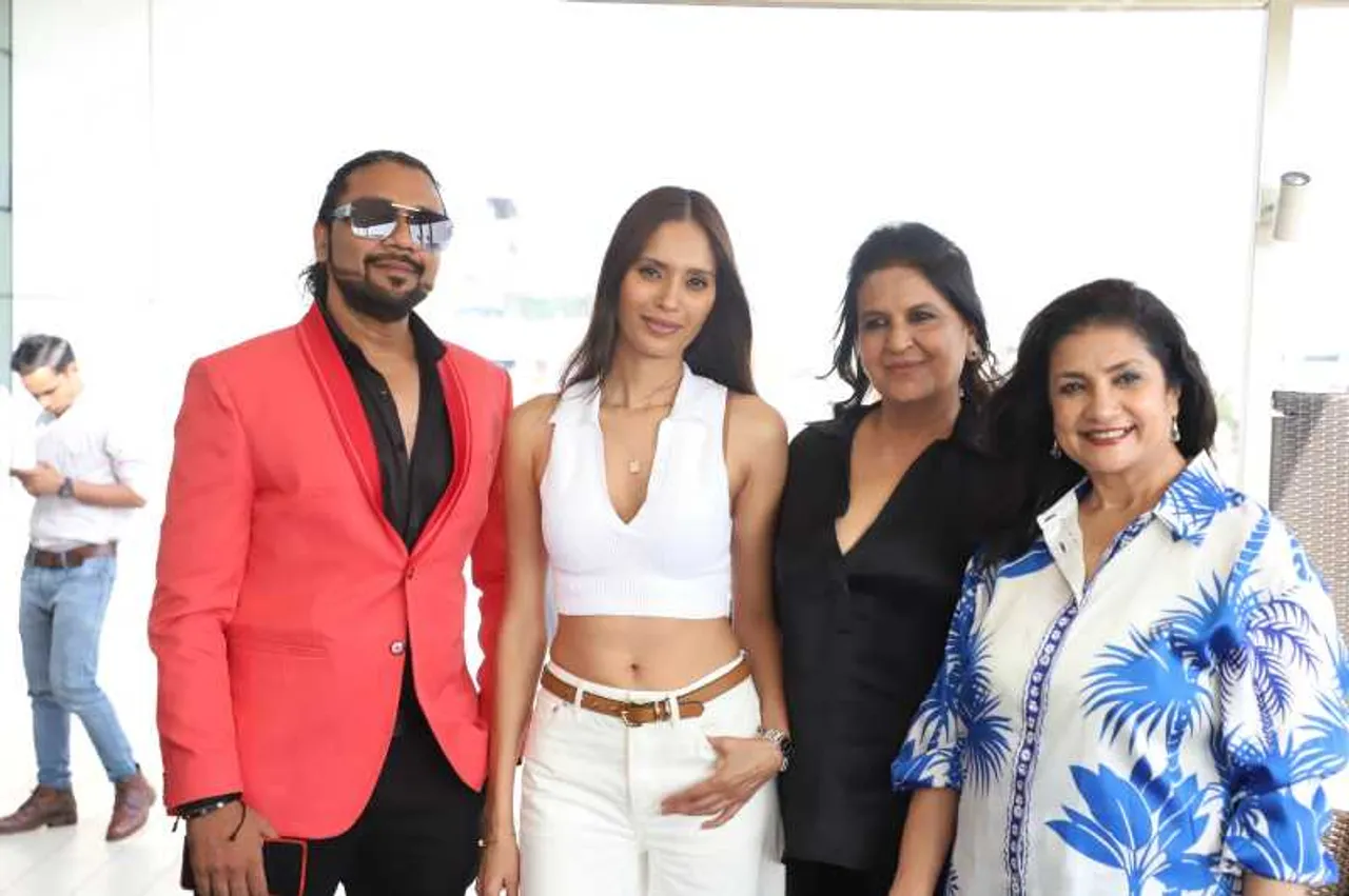L-R Shri Charan, Supermodel Ujjwala Raut, Kiran Phadnis, Liza Varma