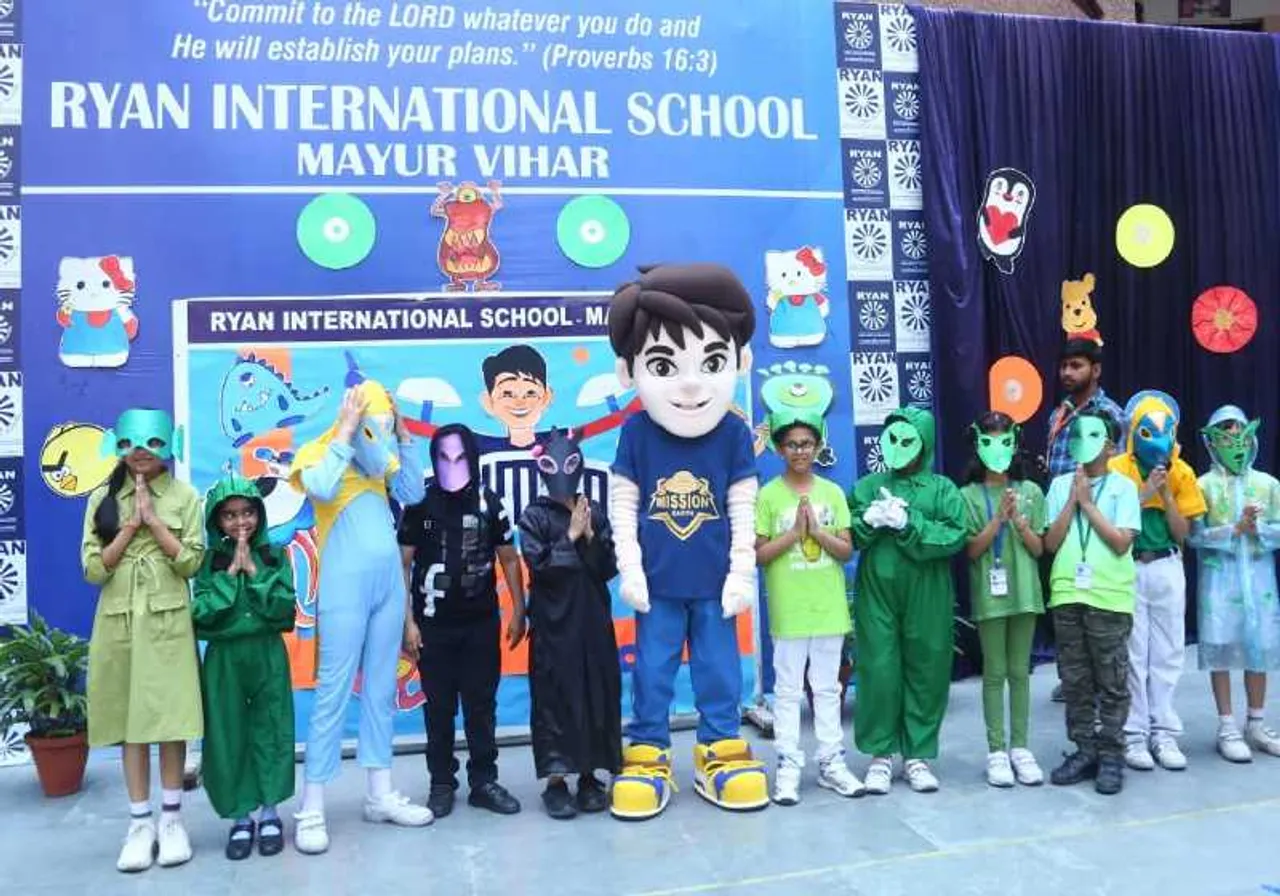 Nicktoon Abhimanyu goes on an extraordinary adventure in Delhi and engages with tiny tots!