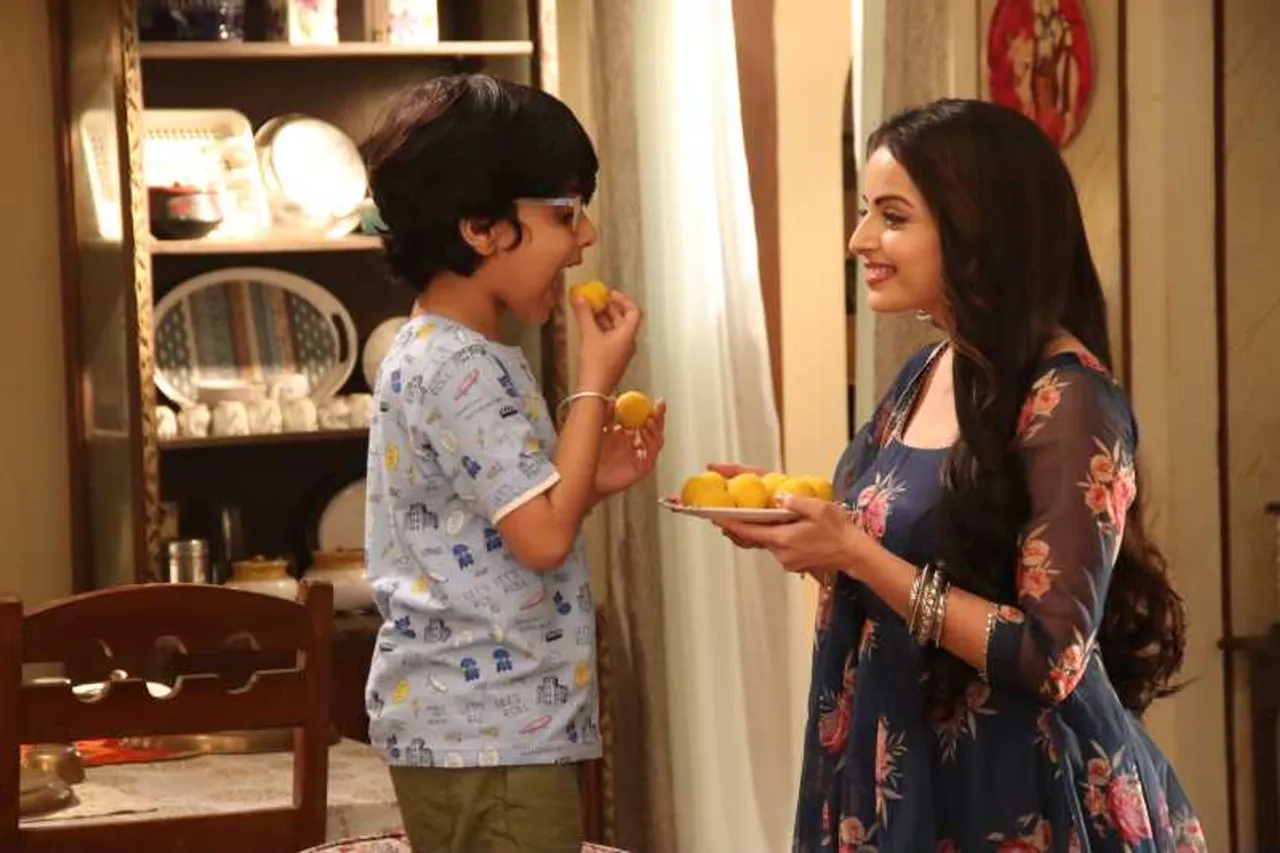 Shrenu Parikh a.k.a Maitree & Nandish a.k.a Gantavya Sharma in Zee TV's Maitree (3)