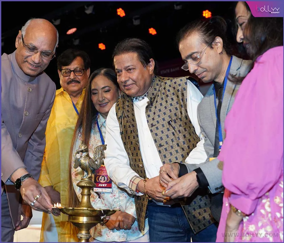 Ramesh-Bais,Suvashit-Raj,Jaspinder-Narula,Anup-Jalota,Devashish-sargam-&-Shipra-Raj