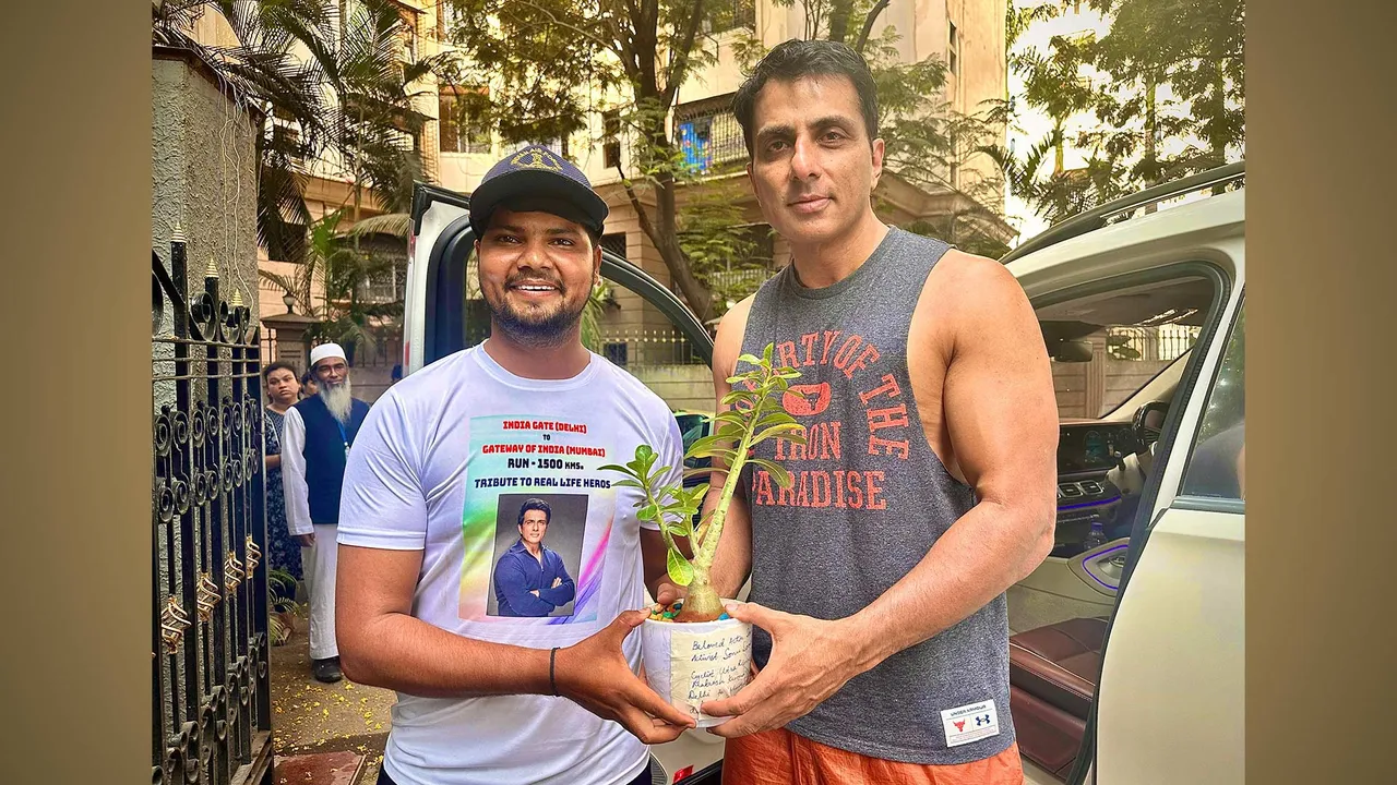 Fan's Tribute Running from Delhi to Mumbai for Sonu Sood