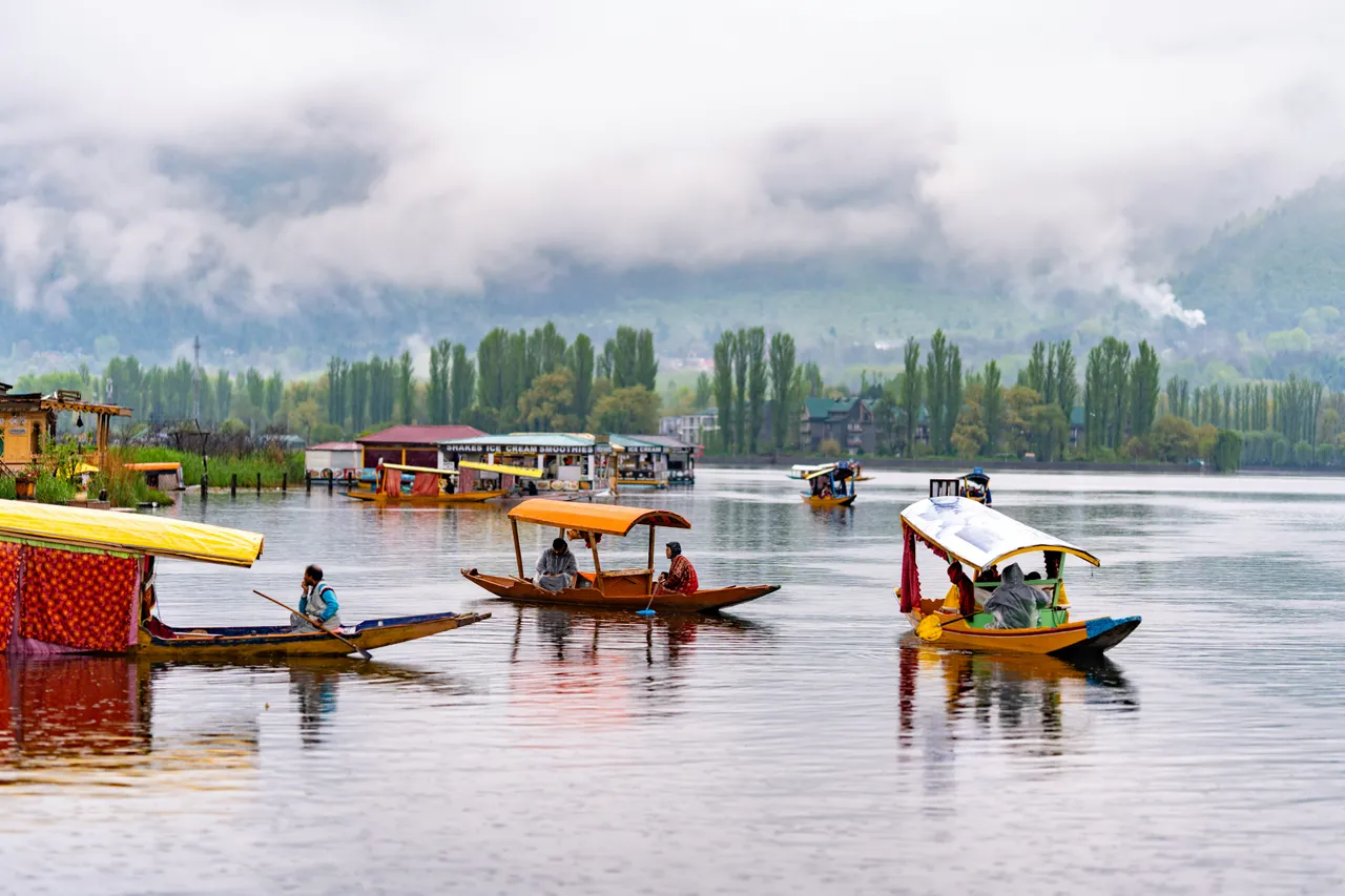 Dal Lake, Kashmir