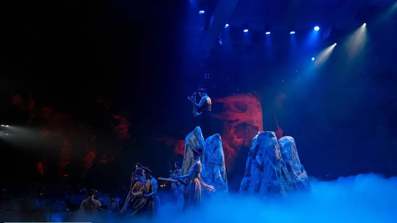 Vietnam Launches Remarkable Cave Dining Accompanied by Cultural Spectacle