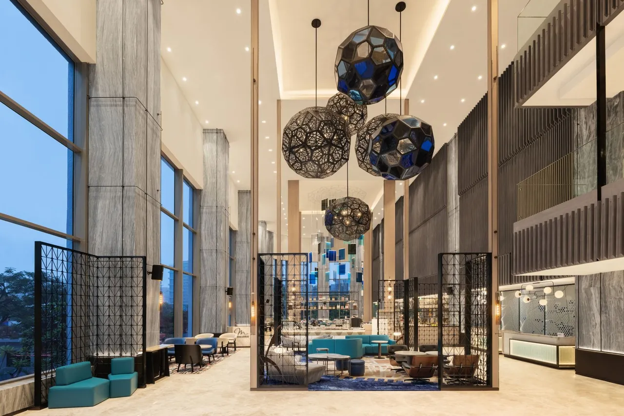 Hotel Lobby, Le Meridien