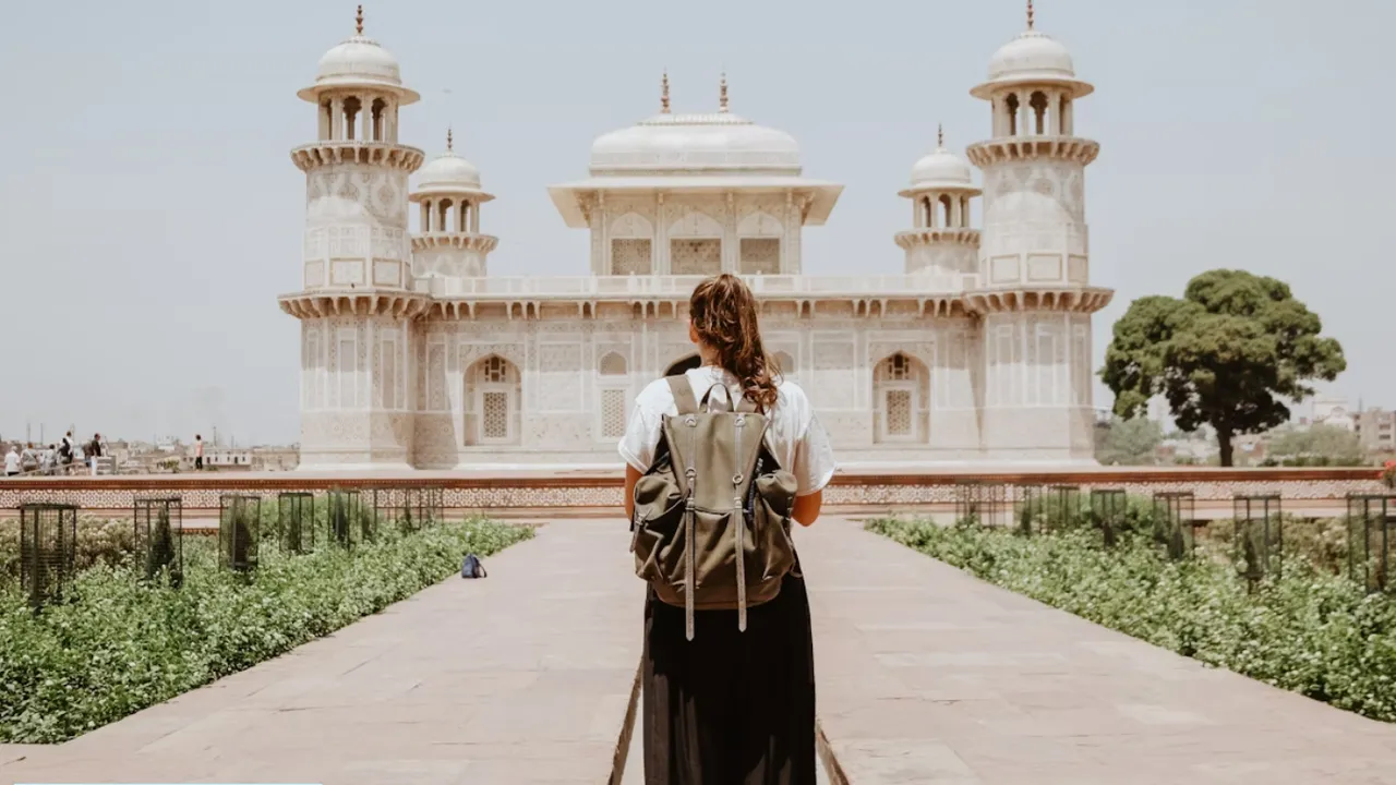 EaseMyTrip