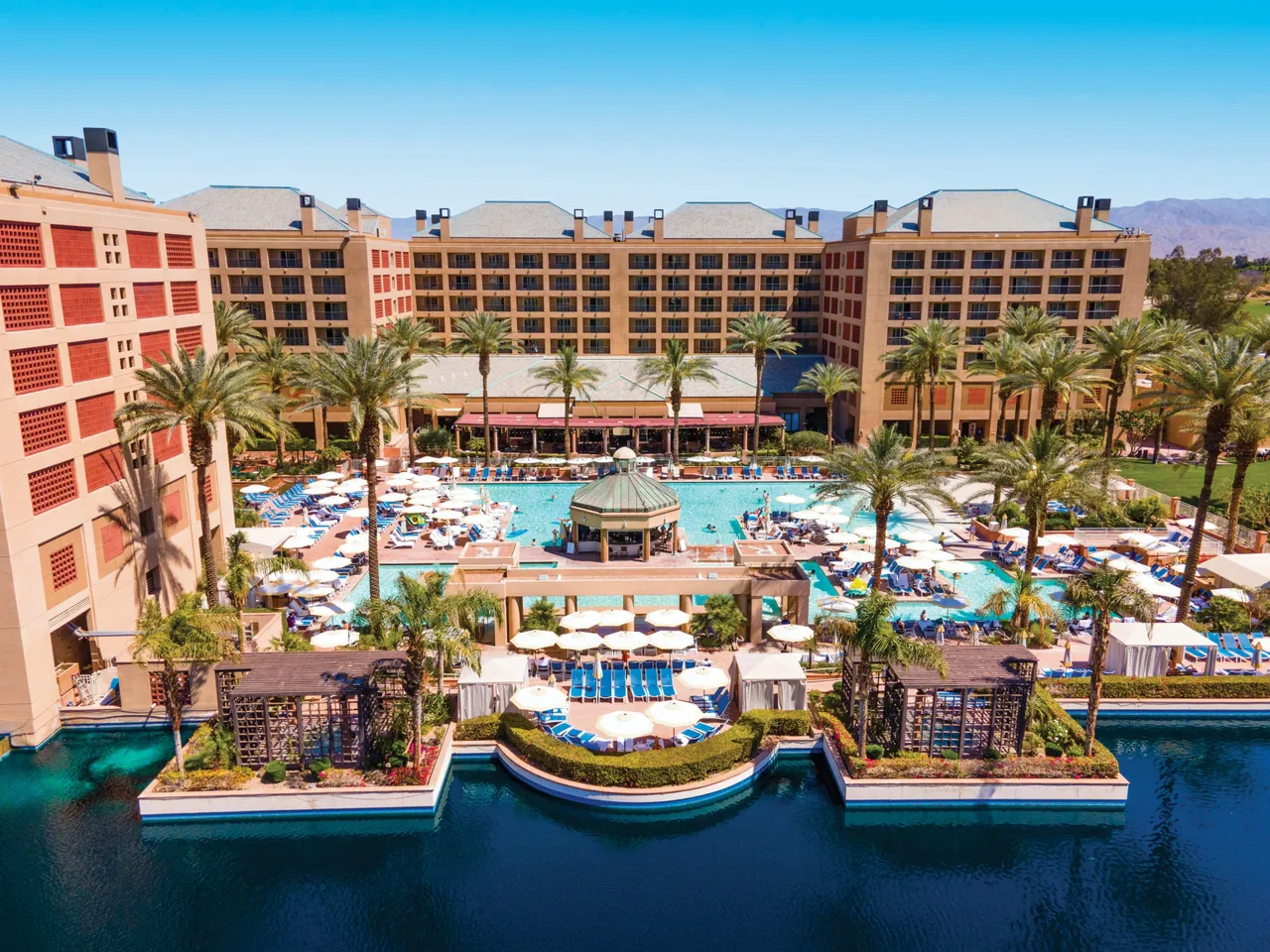 Renaissance_Esmeralda, Credit- visitgreaterpalmsprings.com Visit Greater Palm Springs @visitgreaterps (1) (1)