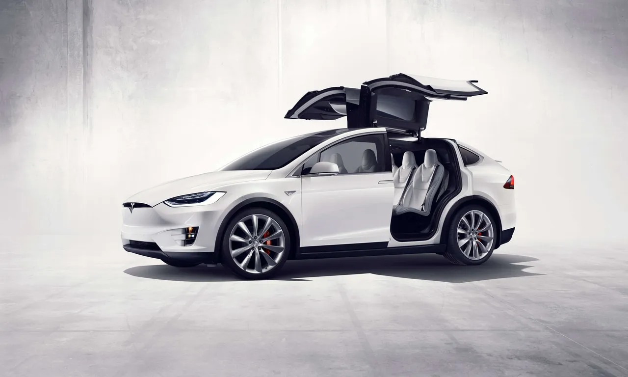 CIOL Tesla’s Autopilot feature drives a man to hospital, saveshis life