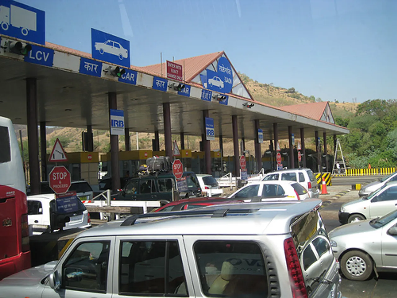 CIOL Govt asks auto-manufacturers to provide RFID tag for digital toll payments