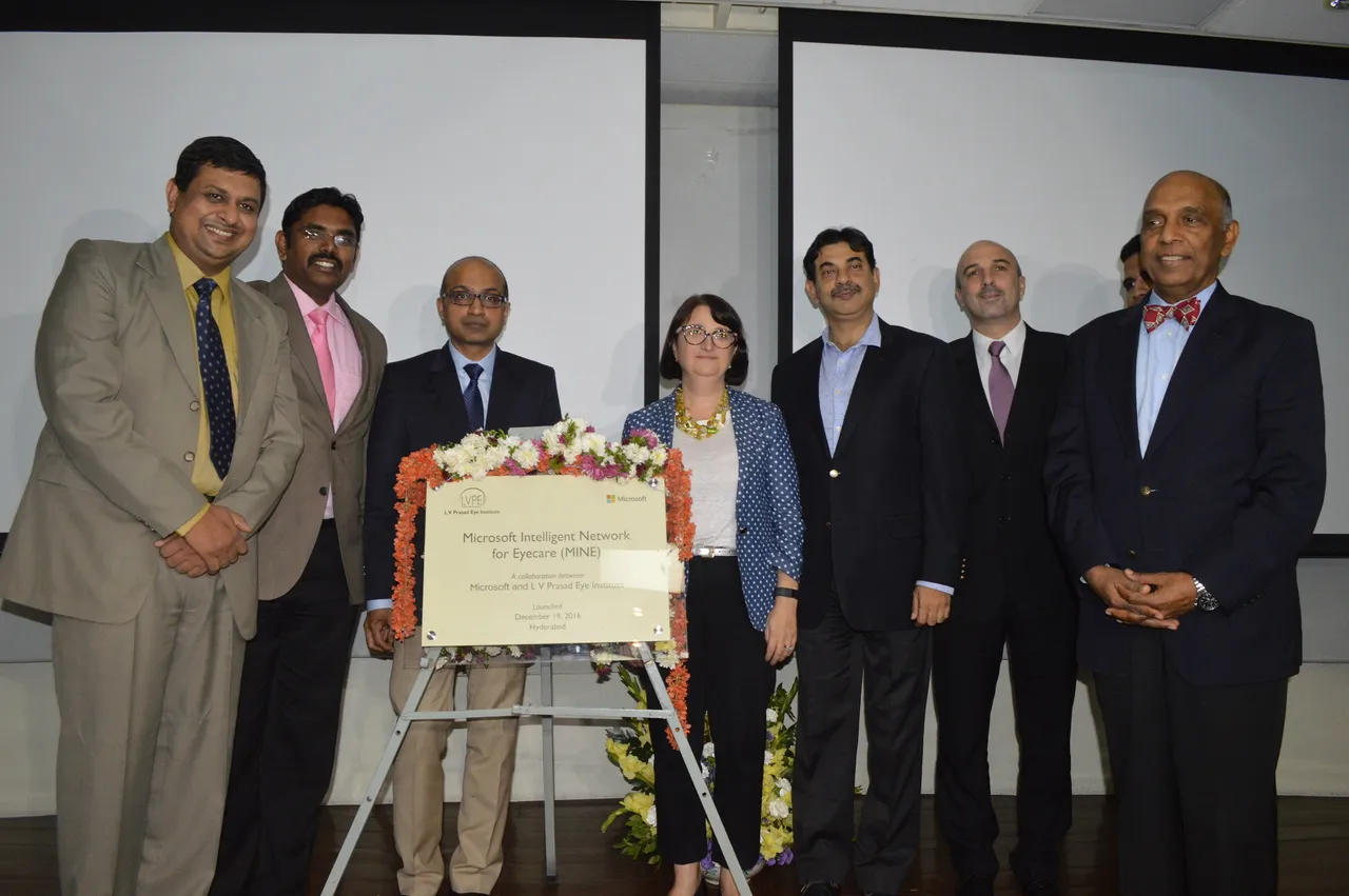 Photo Plaque Unveiling e