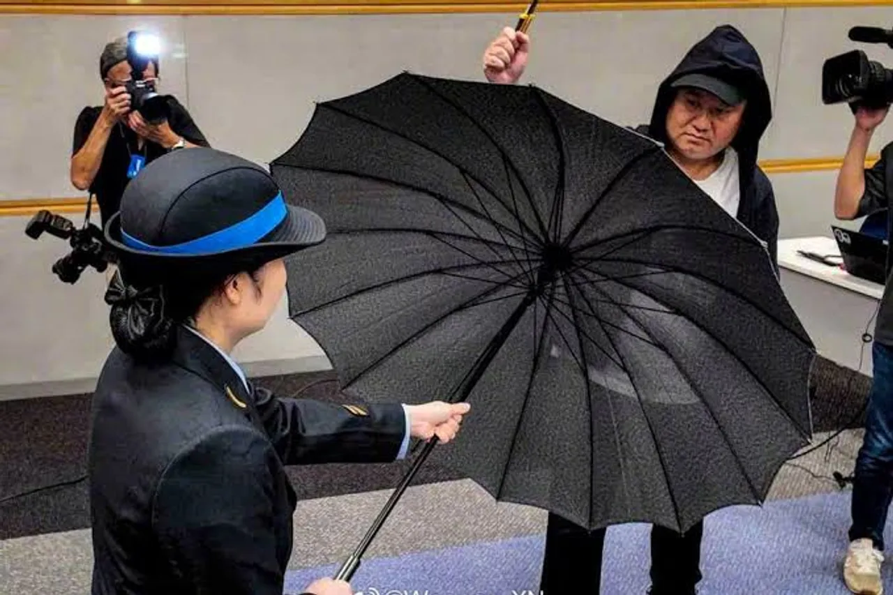 Japan introduces blade-resistant umbrellas on trains 