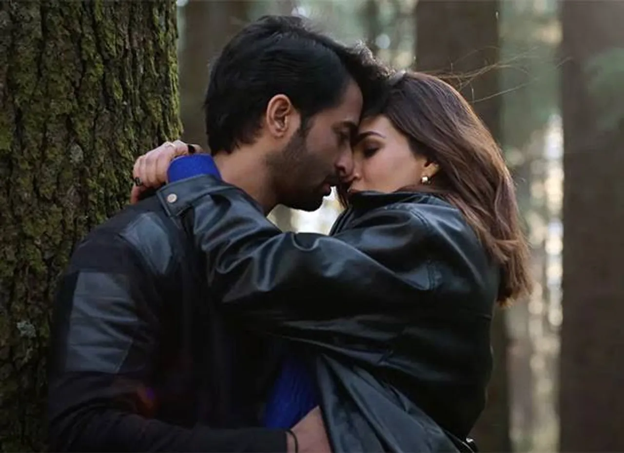 Shaheer Sheikh & Kriti Sanon’s enchanting chemistry continues in ‘Jaadu’ from Do Patti; song out now!