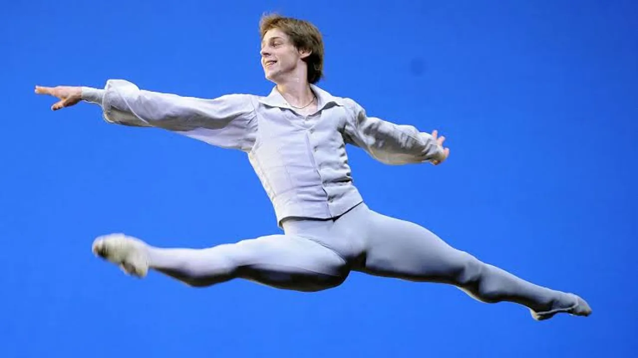 Russian ballet star Vladimir Shklyarov dies after falling from a building