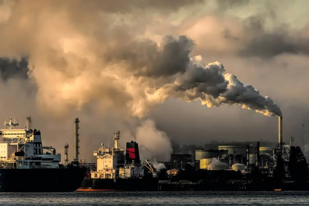 Reports: Air pollution prime cause of prolonged coughing, could cause COPD