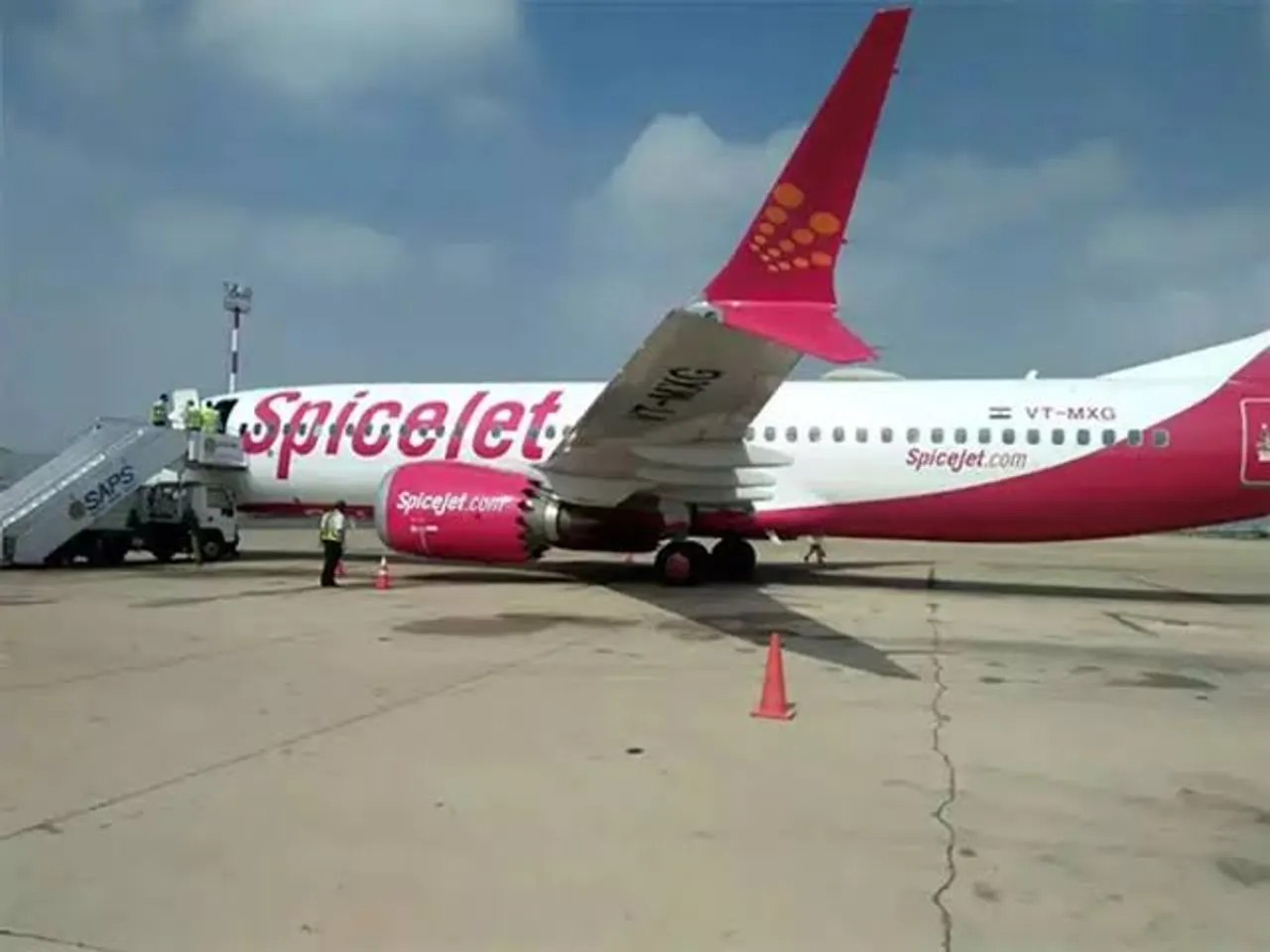 Aircraft lessor Genesis to buy SpiceJet's stake to settle $16 mn dispute