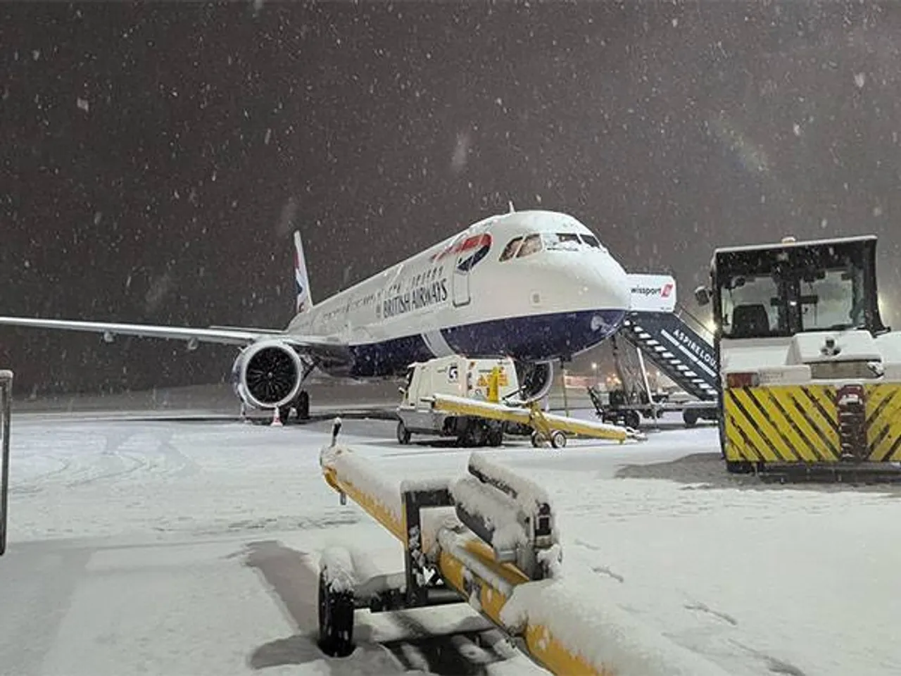 Heavy snowfall affects air travel in UK, Germany
