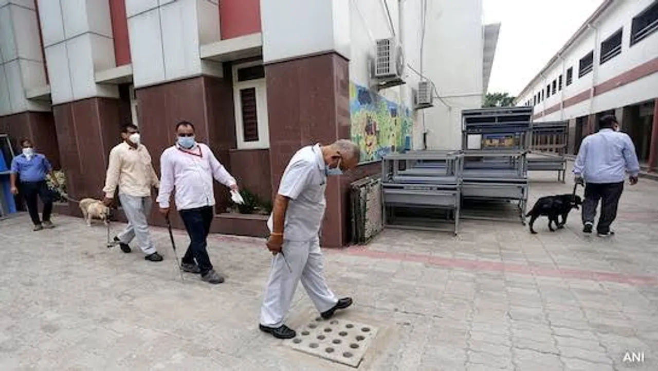 Class 12 student held over bomb threats to Delhi schools