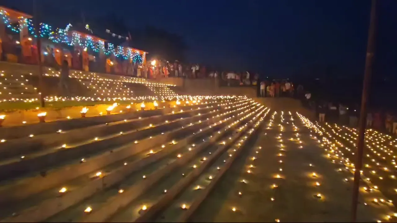 Grand Celebration of Narmada Jayanti in Bharuch with 1.5 Lakh Lamps and Fireworks