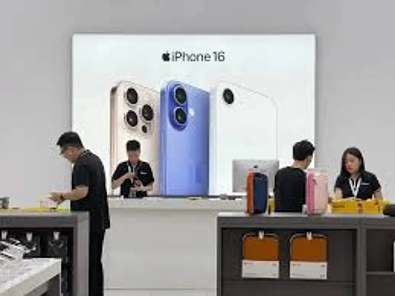 Apple’s China smartphone shipments slide 9% in first quarter