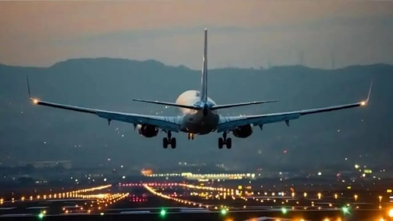 Plane evacuated in Florida after bomb threat, no explosives found
