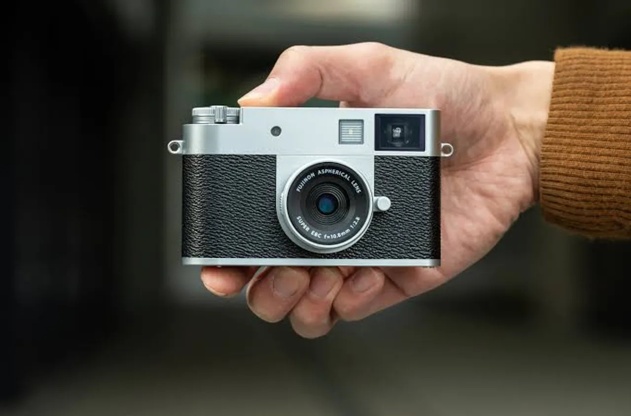 Fujifilm launches X half digital camera with 1-inch sensor
