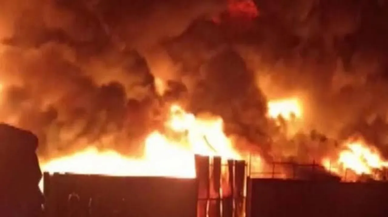 Massive fire breaks out at chemical company in Vadodara, 4 fire brigade teams deployed