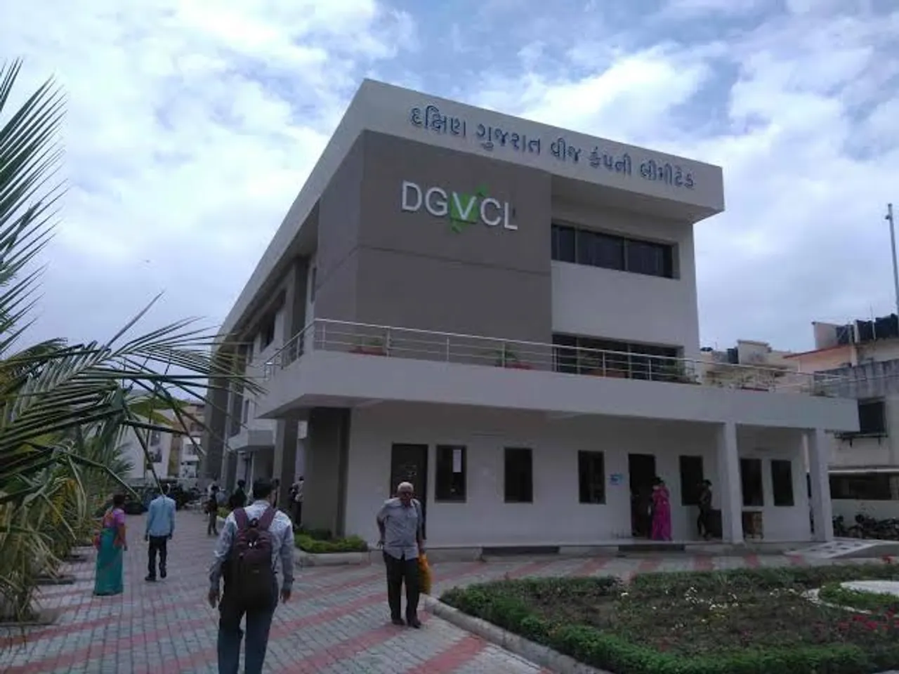 DGVCL inspection uncovers ₹2.47 cr electricity theft in Surat’s Rander