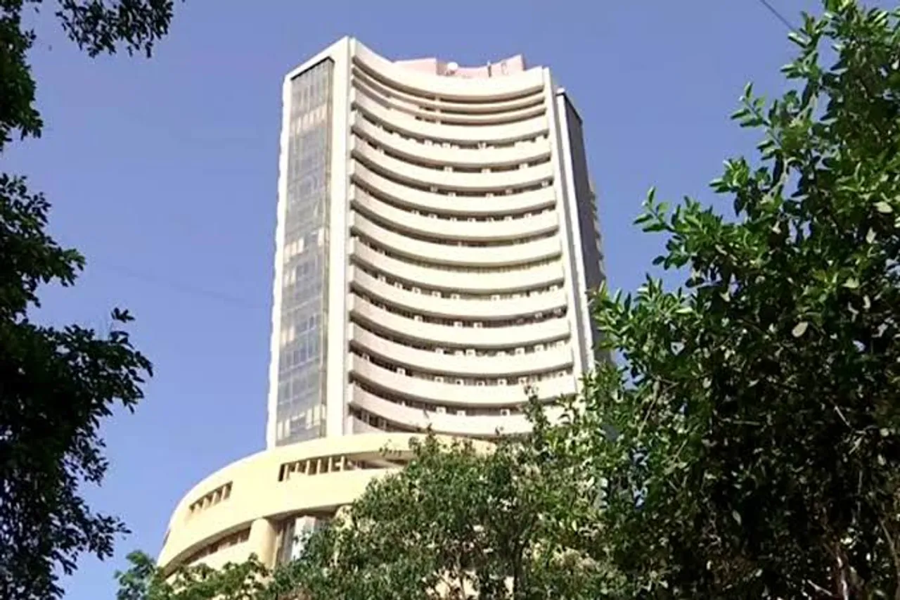 Sensex, Nifty end in positive territory