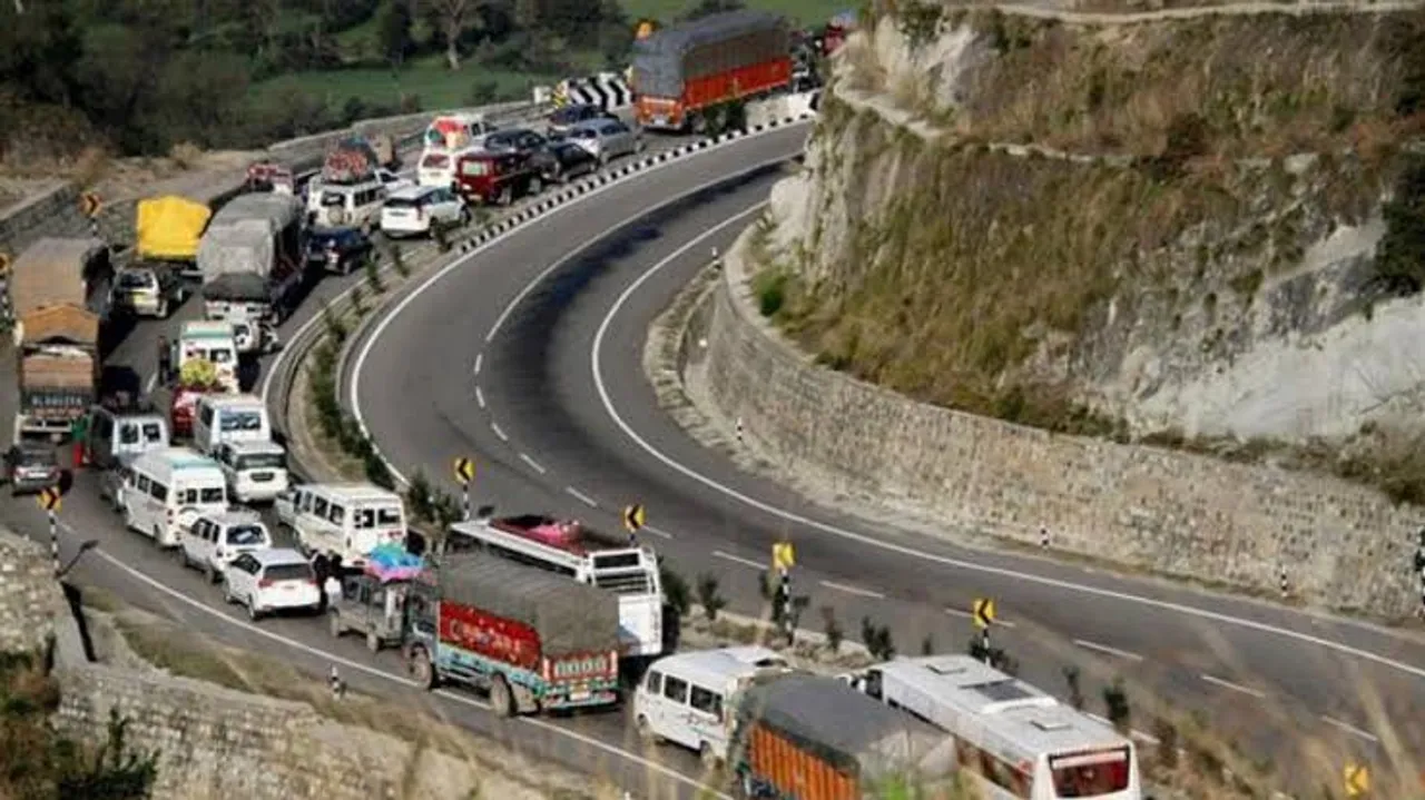 Kashmir highway reopens for traffic after three-hour closure
