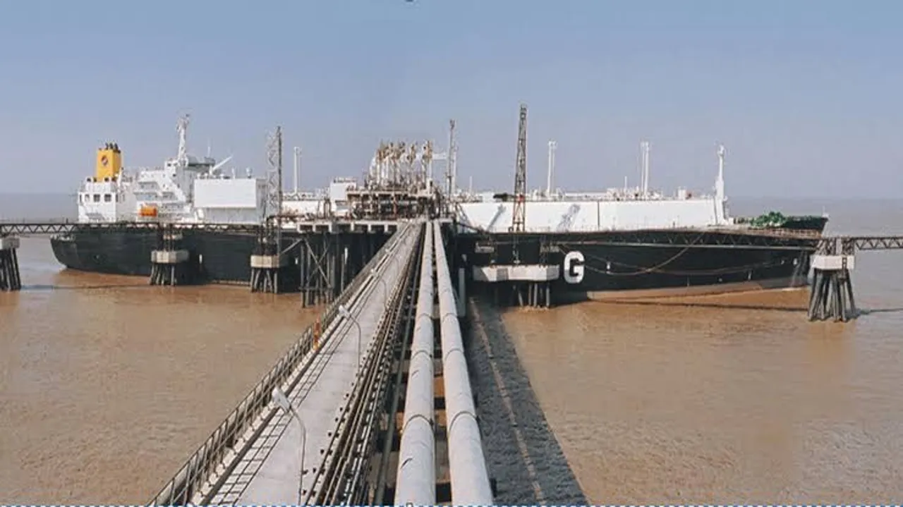 Petronet seeks $1.4 bn loan to fund petrochemical plant, LNG terminal