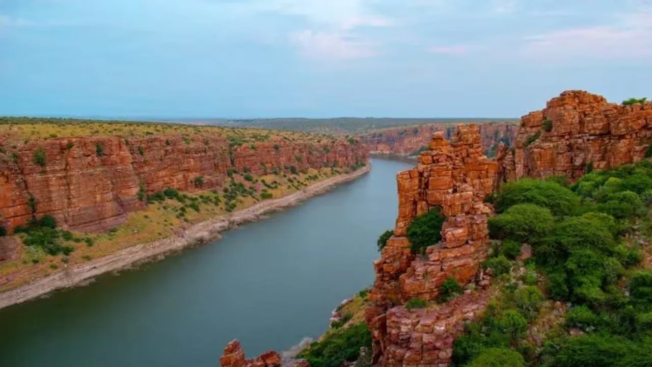 Andhra attracts ₹10,600 investments in tourism, Telangana eyes boom with new policies