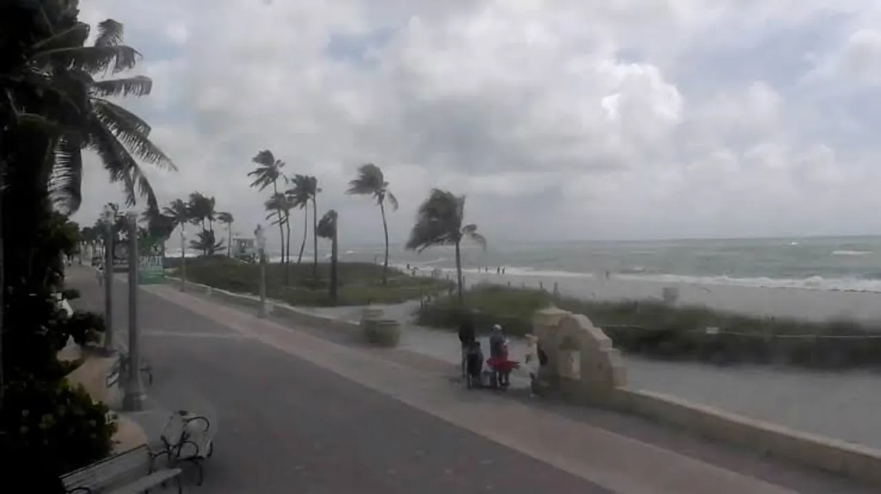 Floods hit Fort Myers Beach as storm moves toward Florida land