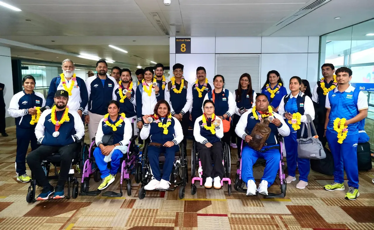 The Indian contingent from the Paris Paralympics has returned today to New Delhi. They received a rousing welcome with the beats of drums and garlands at IGI Airport.