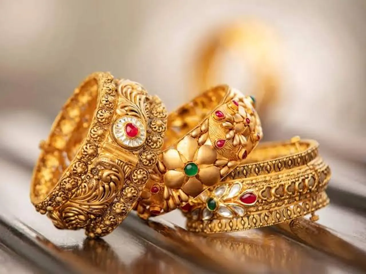 Gold Price nears Rs 74,000 in India