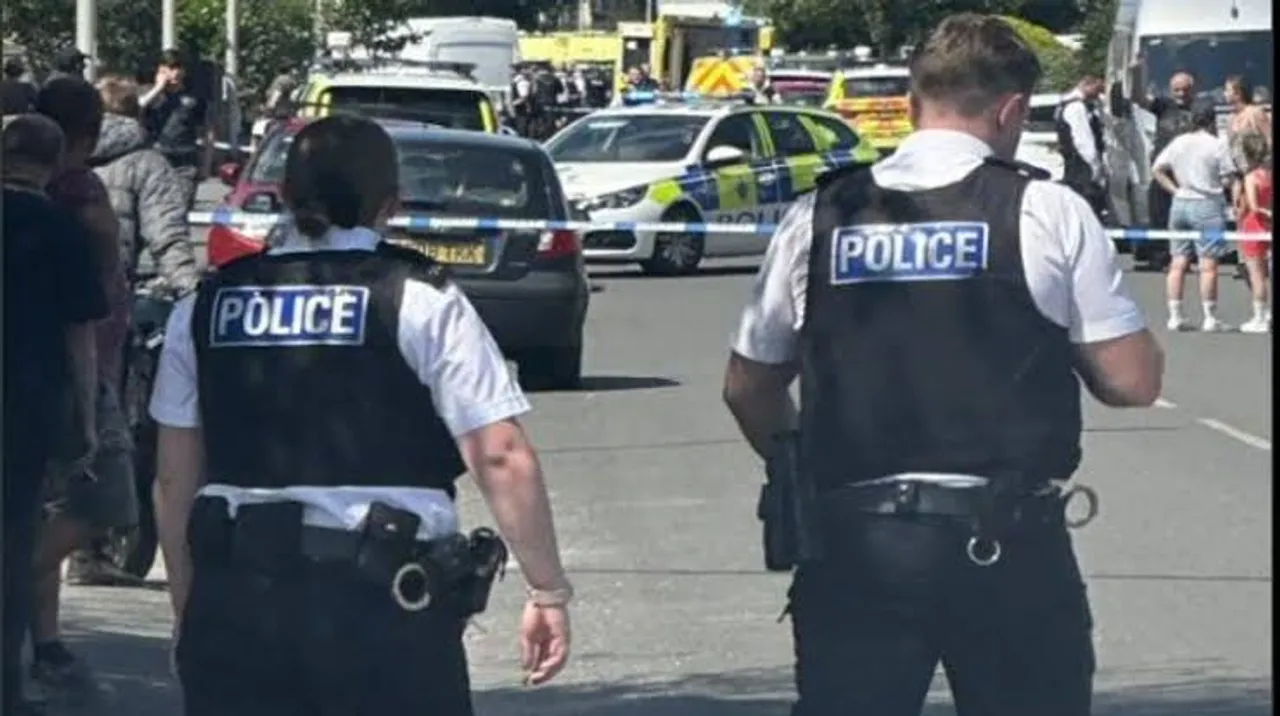 UK: Man goes on stabbing spree, injures 8 including children