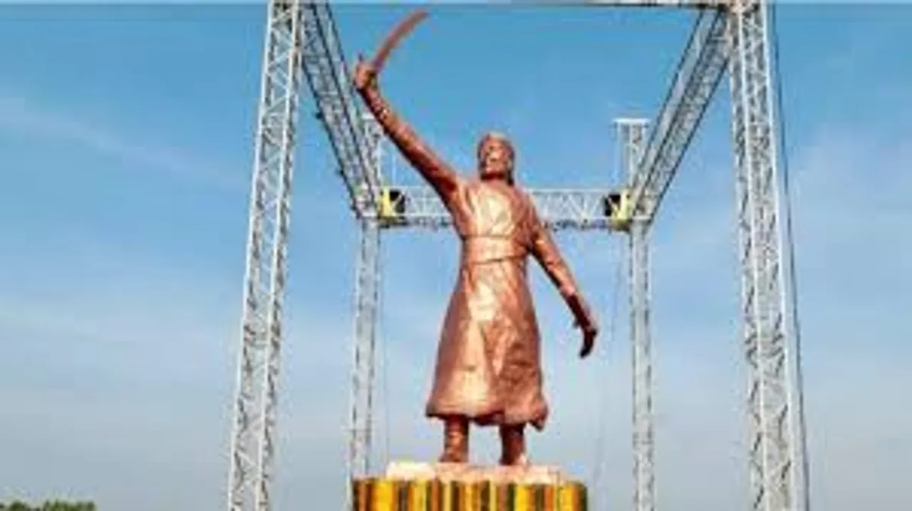Chhatrapati Shivaji statue collapse: Case filed against contractor, structural consultant