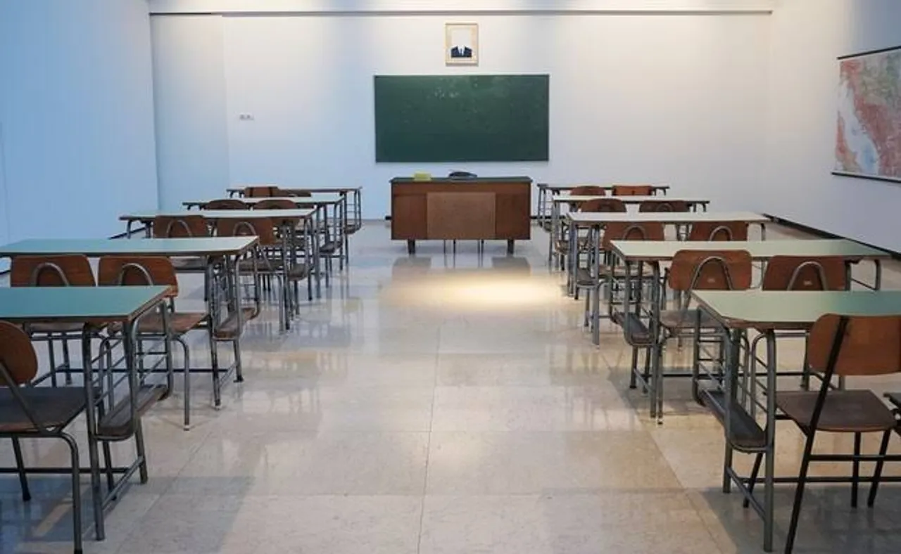 Kashmir Schools closed for primary students till July 30 amid heatwave