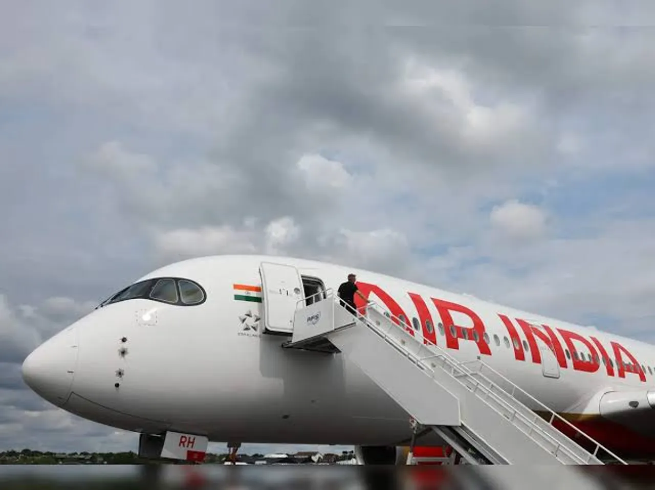 Air India resumes flights, Vistara, IndiGo to operate services for Dhaka today