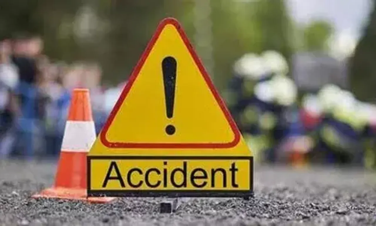 Odisha: 3 school children killed, 11 injured as picnic bus collides with truck