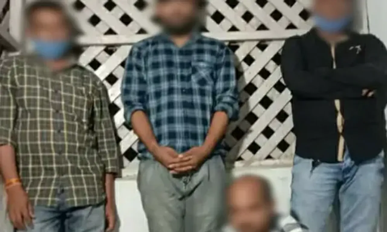 Four fake policemen caught at Avakhal village
