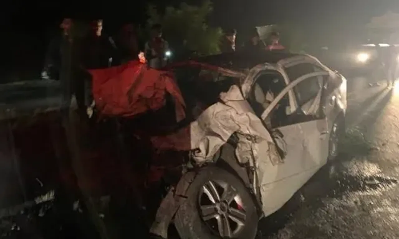 Four dead in Mumbai-Ahmedabad highway collision
