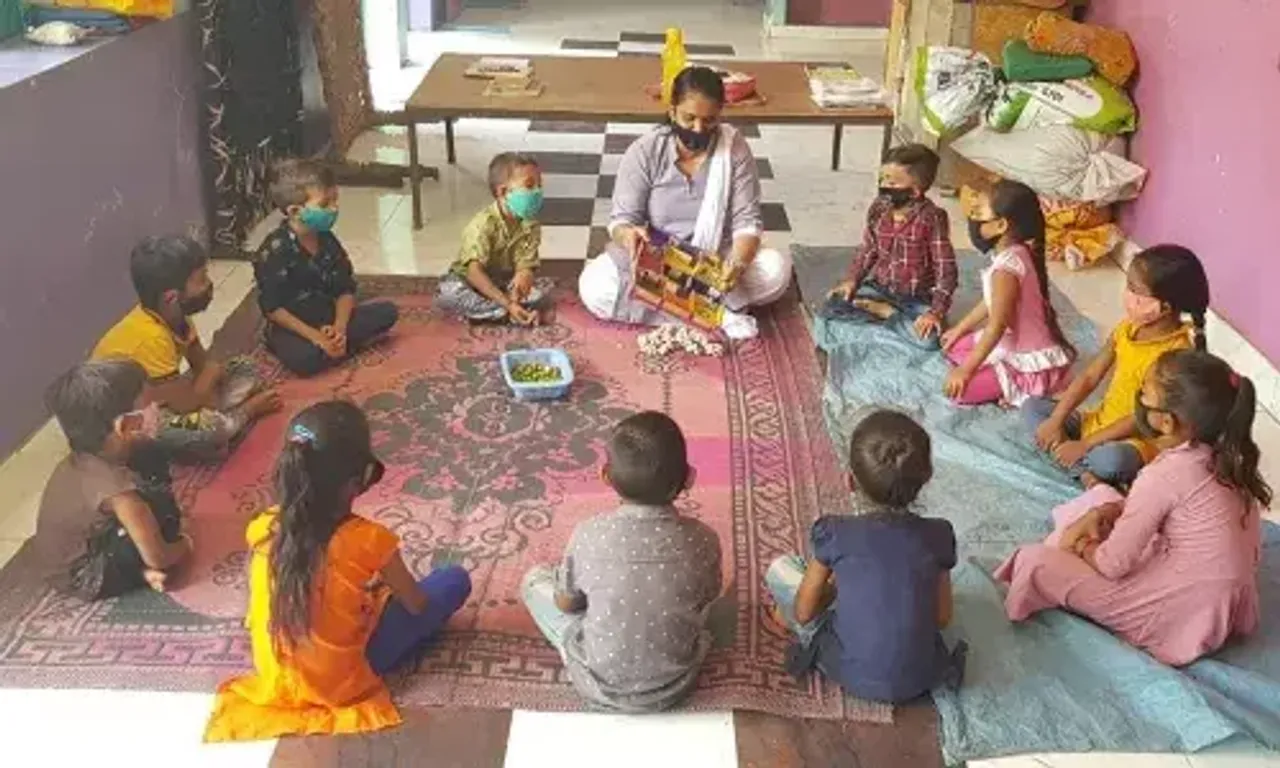 Joshipura school teachers are teaching children on farms and gardens to continue their education