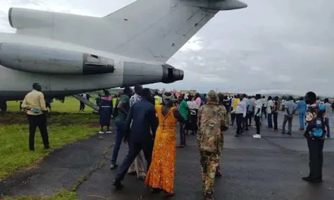 Boeing Aircraft evacuating 300 refugees overshoots runway in Sudan