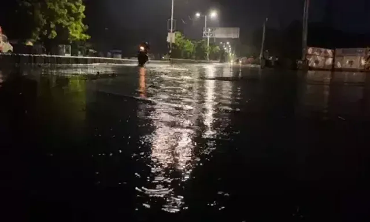 Heavy rains with thunderstorm lashed Vadodara city on eve of Krishna janmotsav